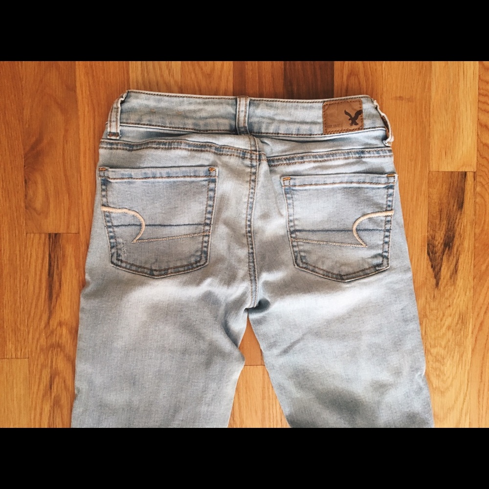 American Eagle Distressed Jegging