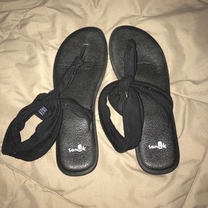 Black Sanuk Yoga Slings