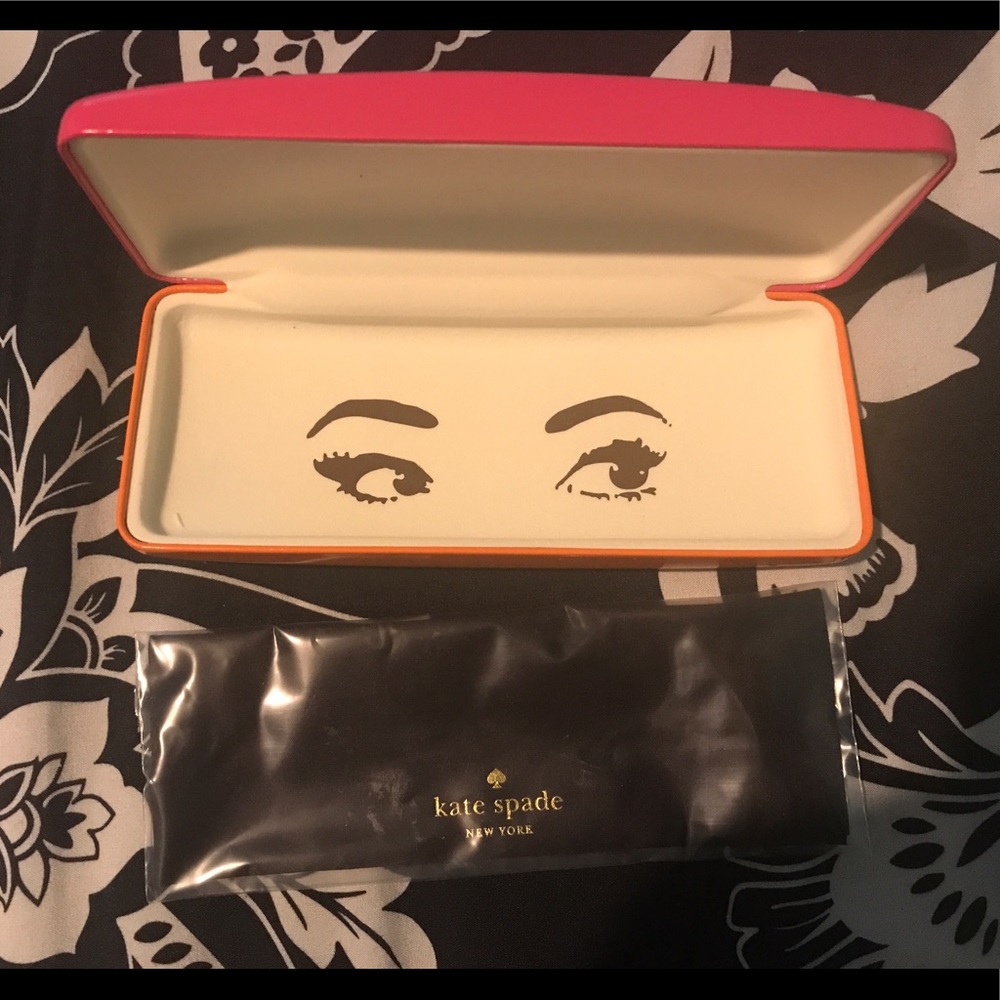 Kate Spade glasses case with cleaning cloth