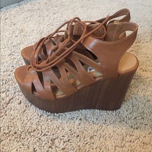 Steve Madden lace up wedges. size 6.