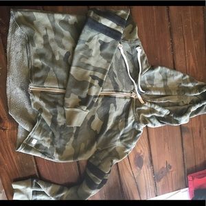 Camo cropped zip up hoodie