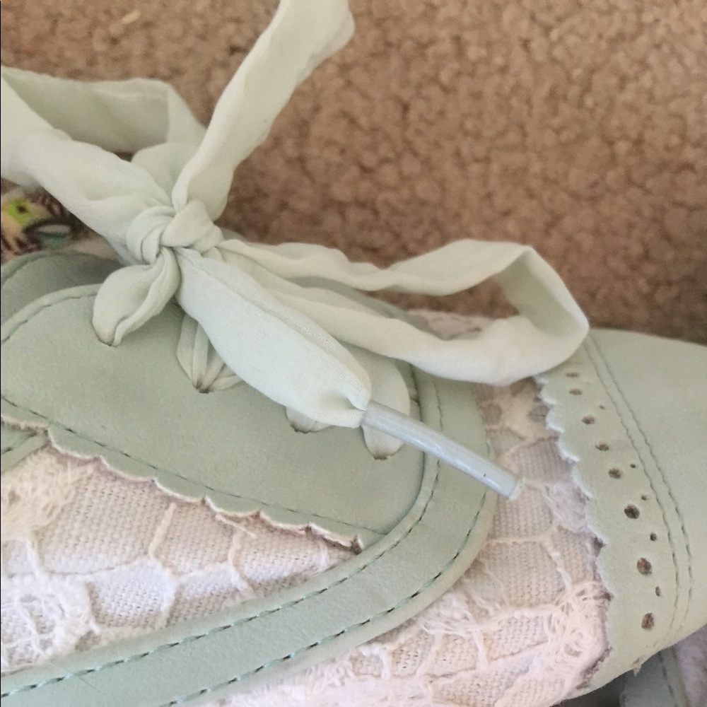 Flats - Picture 3 of 3