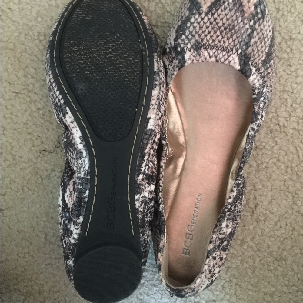 Flats - Picture 2 of 3