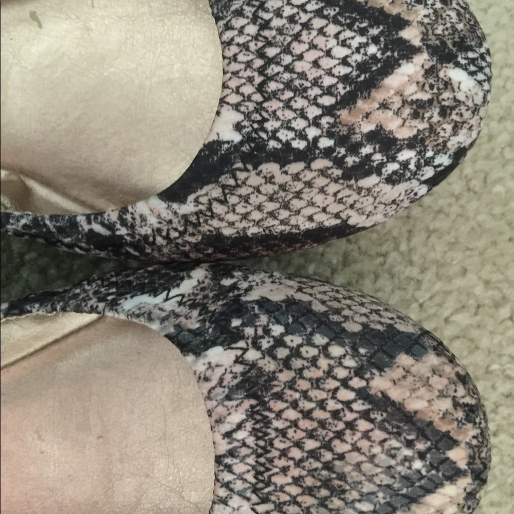 Flats - Picture 3 of 3