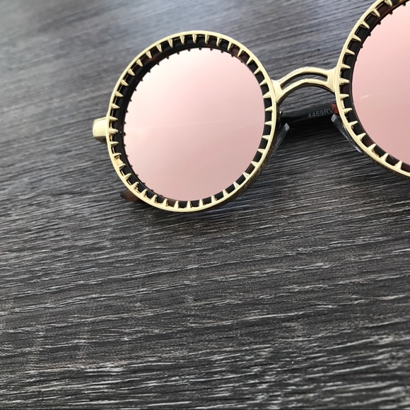 Pink Mirror Round Lens Sunglasses - Picture 3 of 4