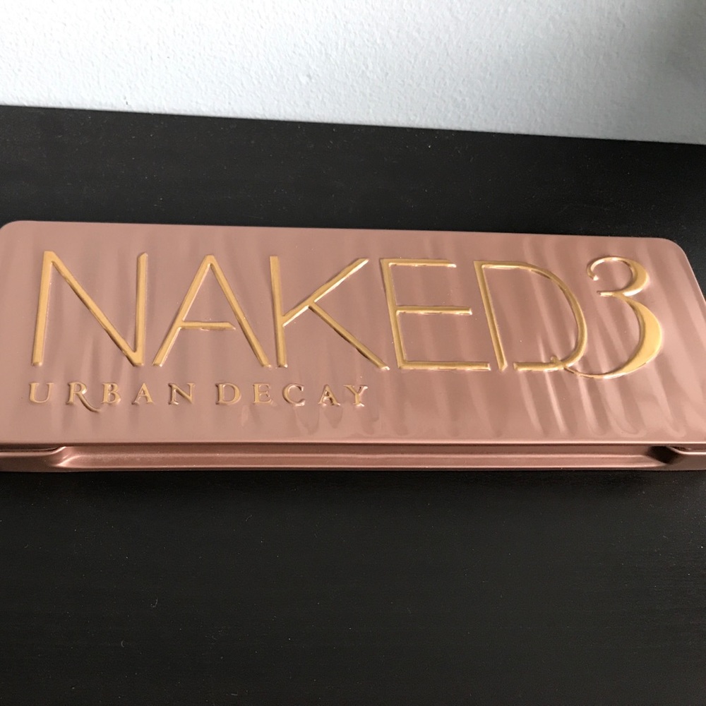 Urban Decay Naked 3 eyeshadow palette