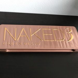 Urban Decay Naked 3 eyeshadow palette