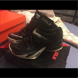 🔻SALE🔻LEBRON VIII SOLDIERS SIZE 9.5 GOOD CONDITI