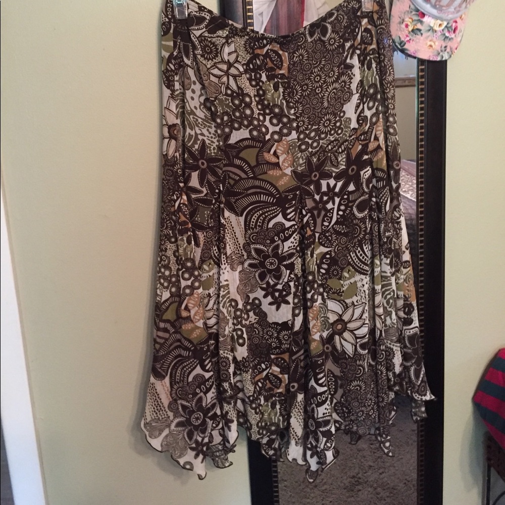 Elastic waist skirt