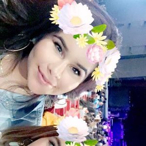 Meet your Posher, Alexis