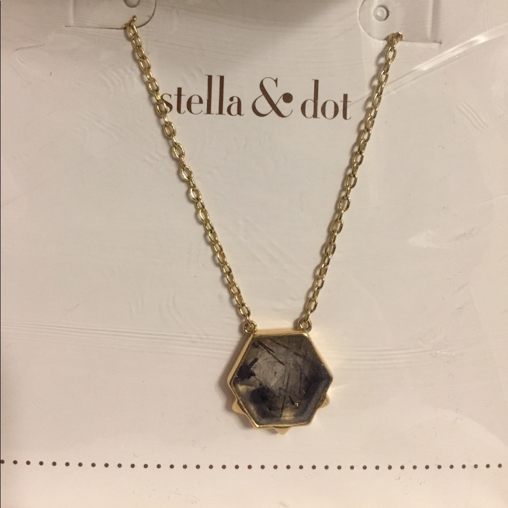 Stella & Dot Nova Pendant Necklace