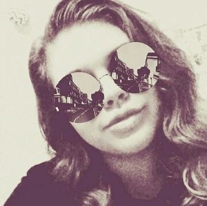 Meet your Posher, Isabelle