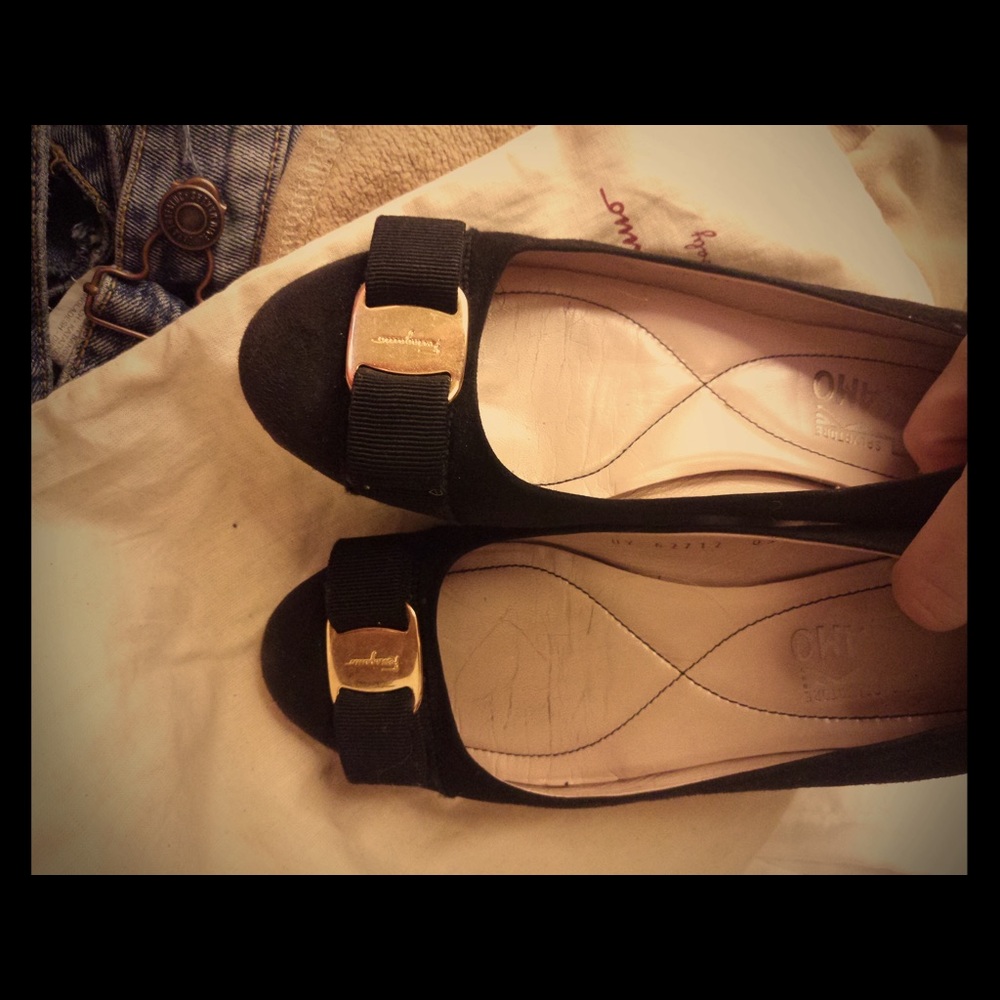 Salvatore Ferragamo Suede Flat 5'5