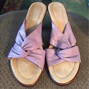 Aerosoles Lavender clogs Like New sz 8.5. HOT!