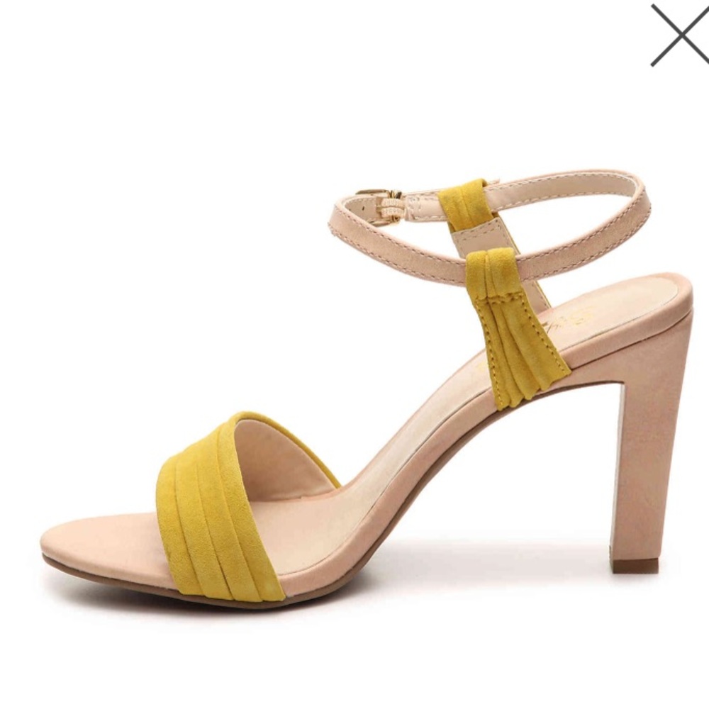 NWT Classic Heel