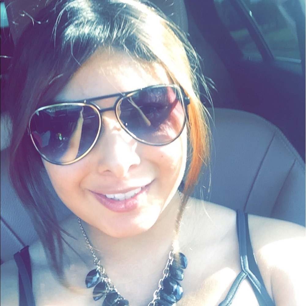 Meet your Posher, Carmen