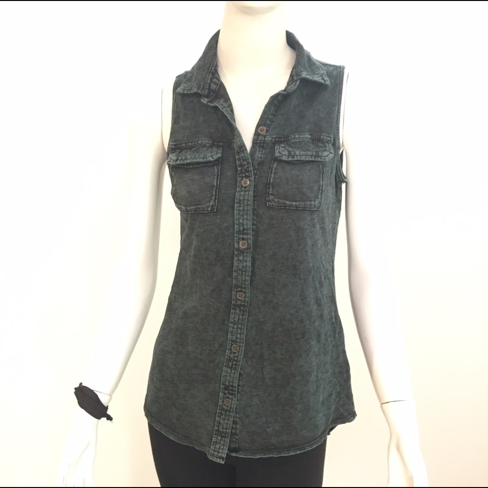 Collared Button-Up Tank with Cute Back Cutout!!