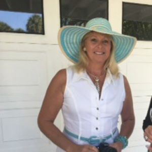 Meet your Posher, Laura