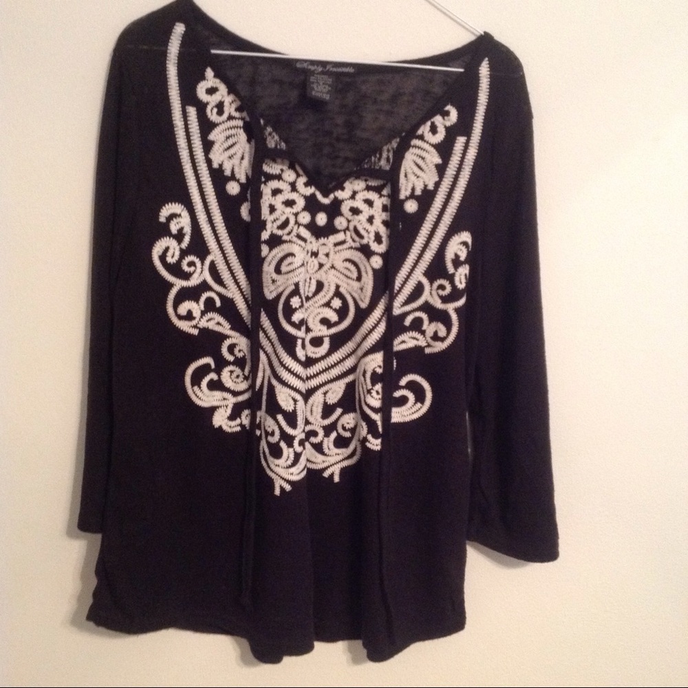 Lightweight black and white top