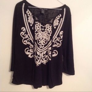 Lightweight black and white top