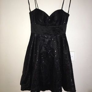 Hailey Logan by Adrianna Papell Formal Dress