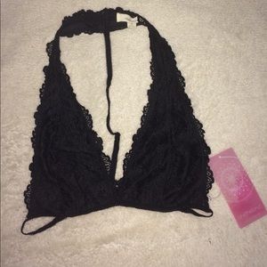 ✨Never worn, tag still on black lace Bralette✨