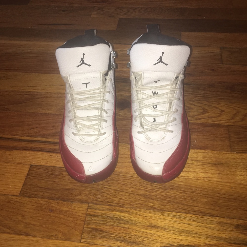 Authentic cherry Jordan size 6y