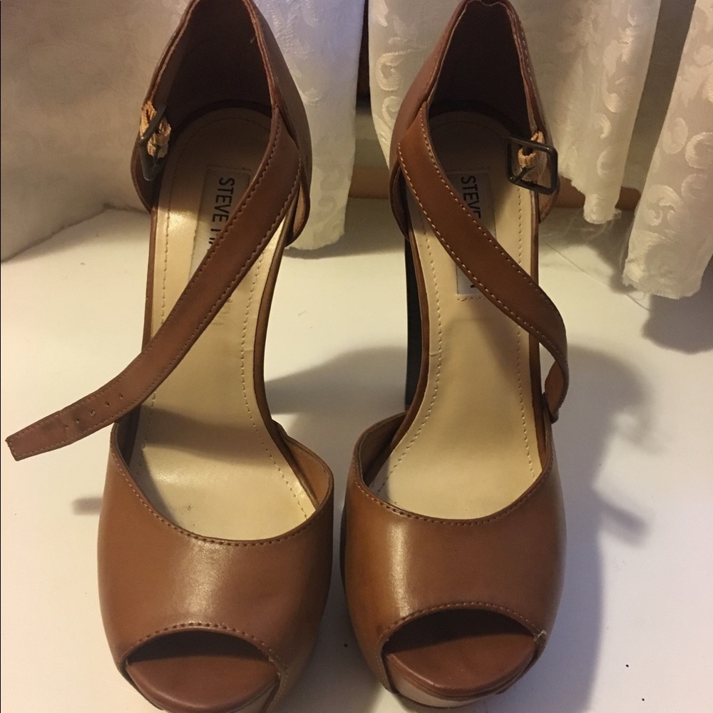 Steve Madden Cognac Heels