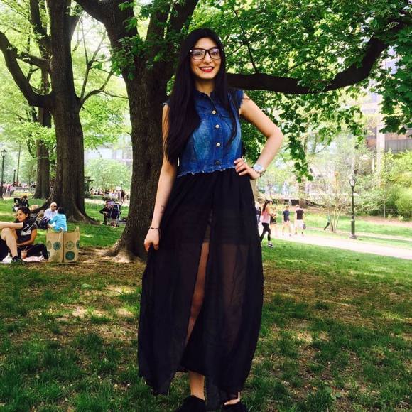 Meet your Posher, Angie - Picture 1 of 1