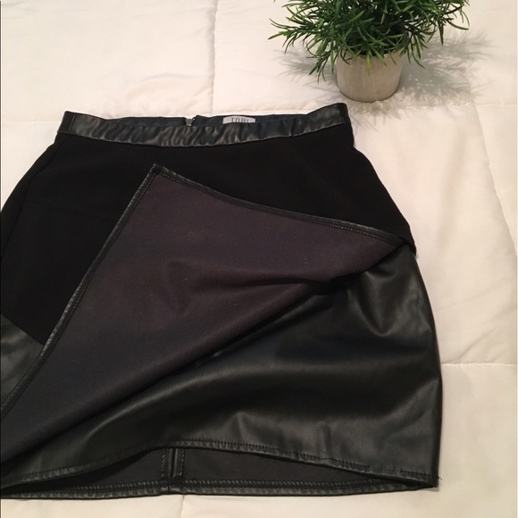 Tobi 'In All Angles' Black Skirt - Picture 6 of 8