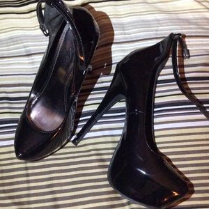 Black patent leather platform heels