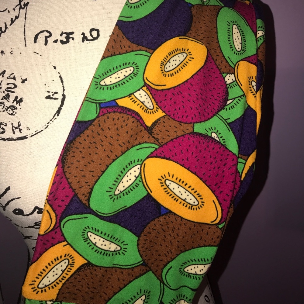 LuLaRoe OS Kiwi Leggings