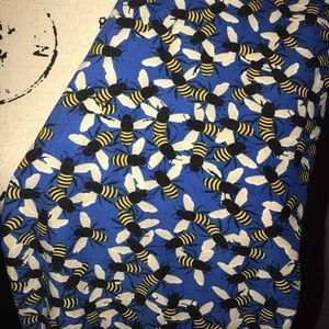 LuLaRoe OS Leggings Bees