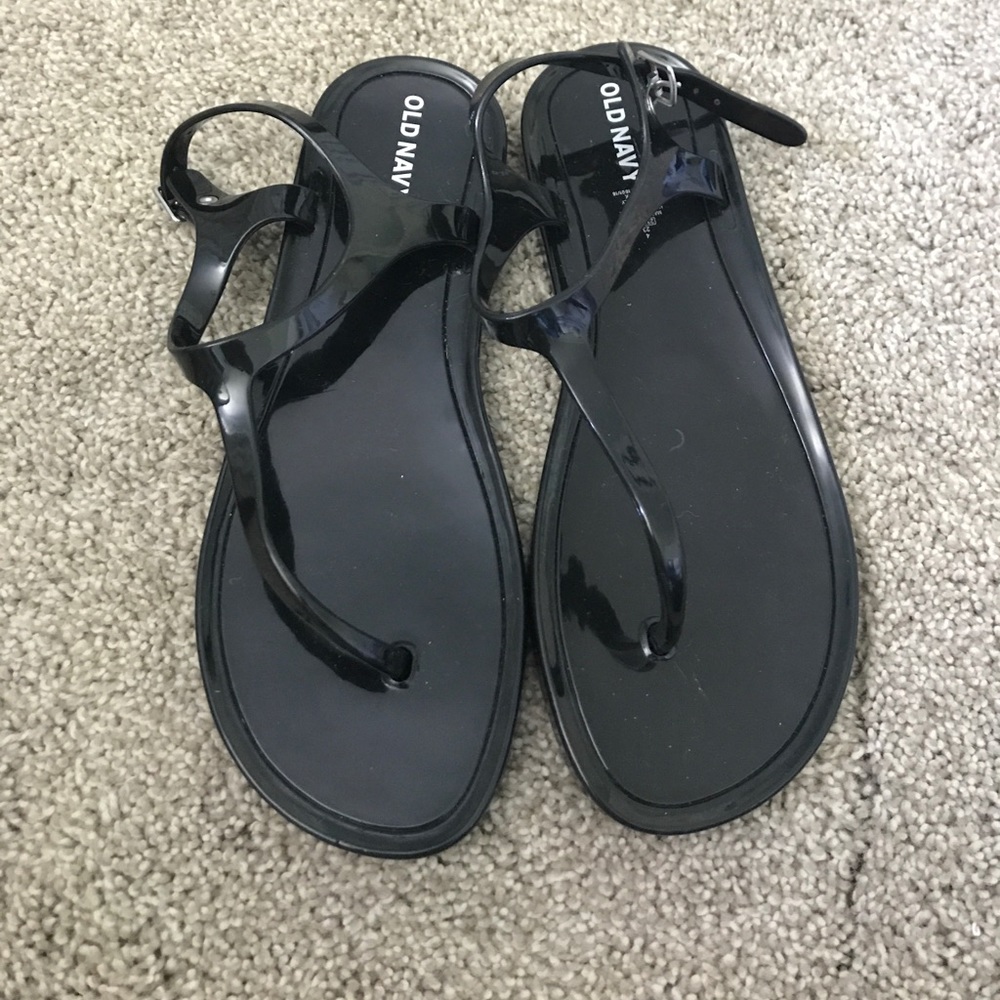 Black jelly sandals