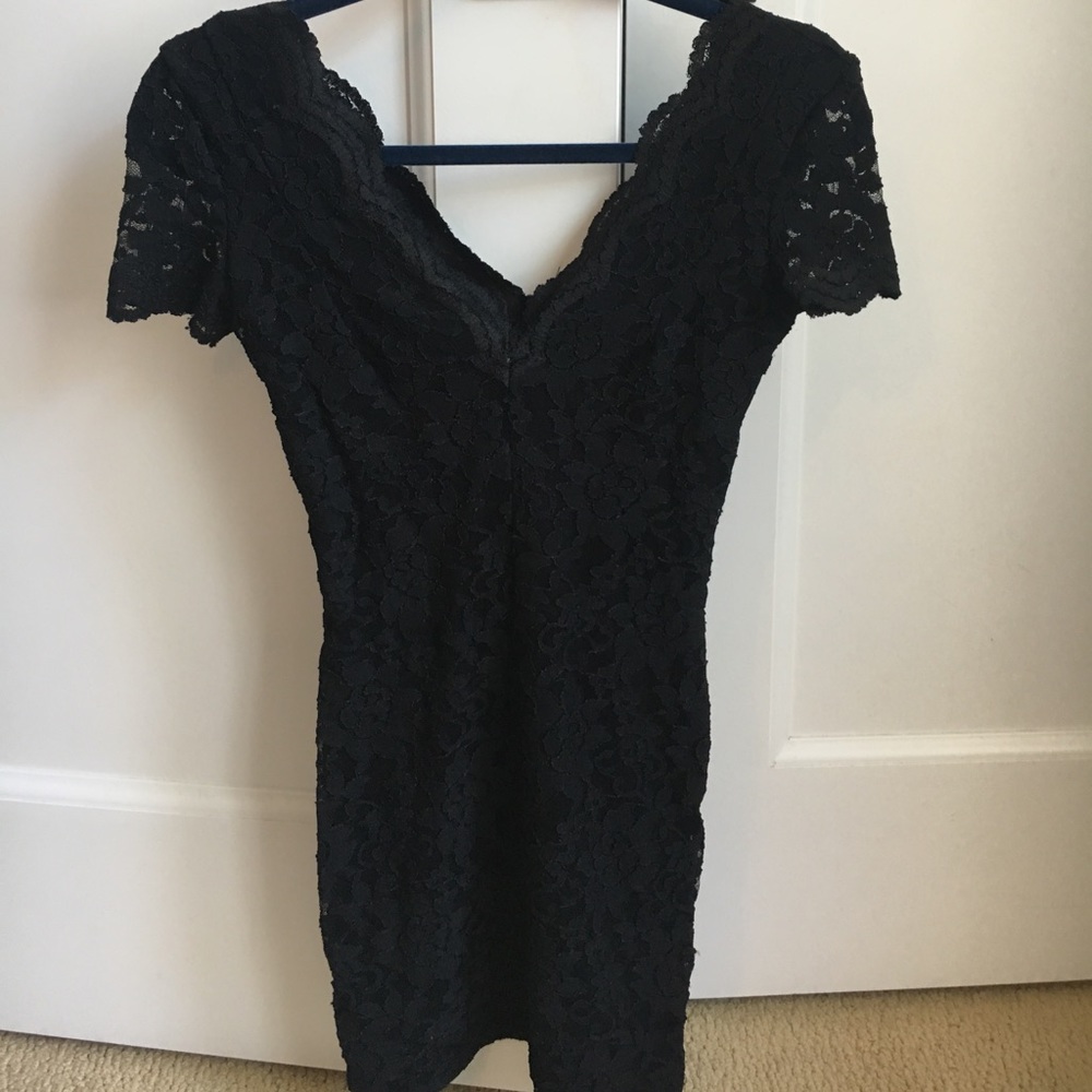 Lace bodycon dress