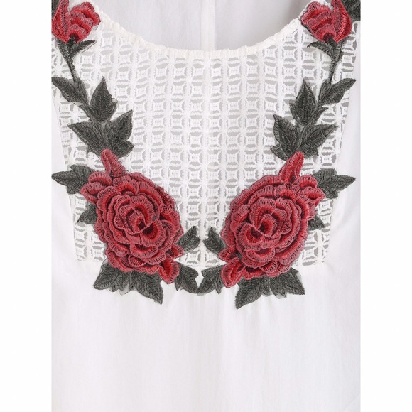 Last 3! White Embroidered Floral Lace Top - Picture 4 of 8