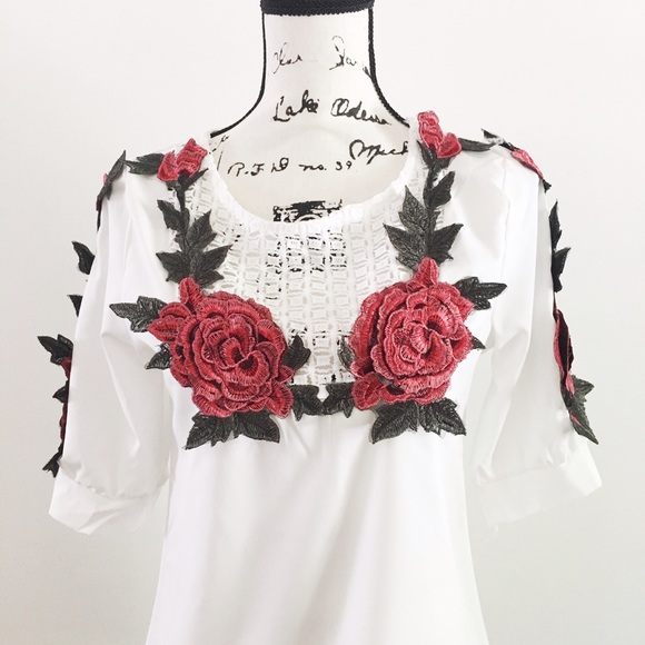 Last 3! White Embroidered Floral Lace Top - Picture 6 of 8