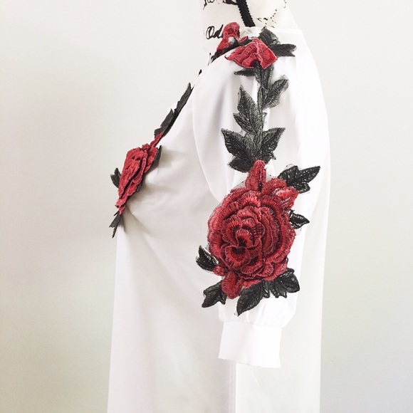 Last 3! White Embroidered Floral Lace Top - Picture 7 of 8