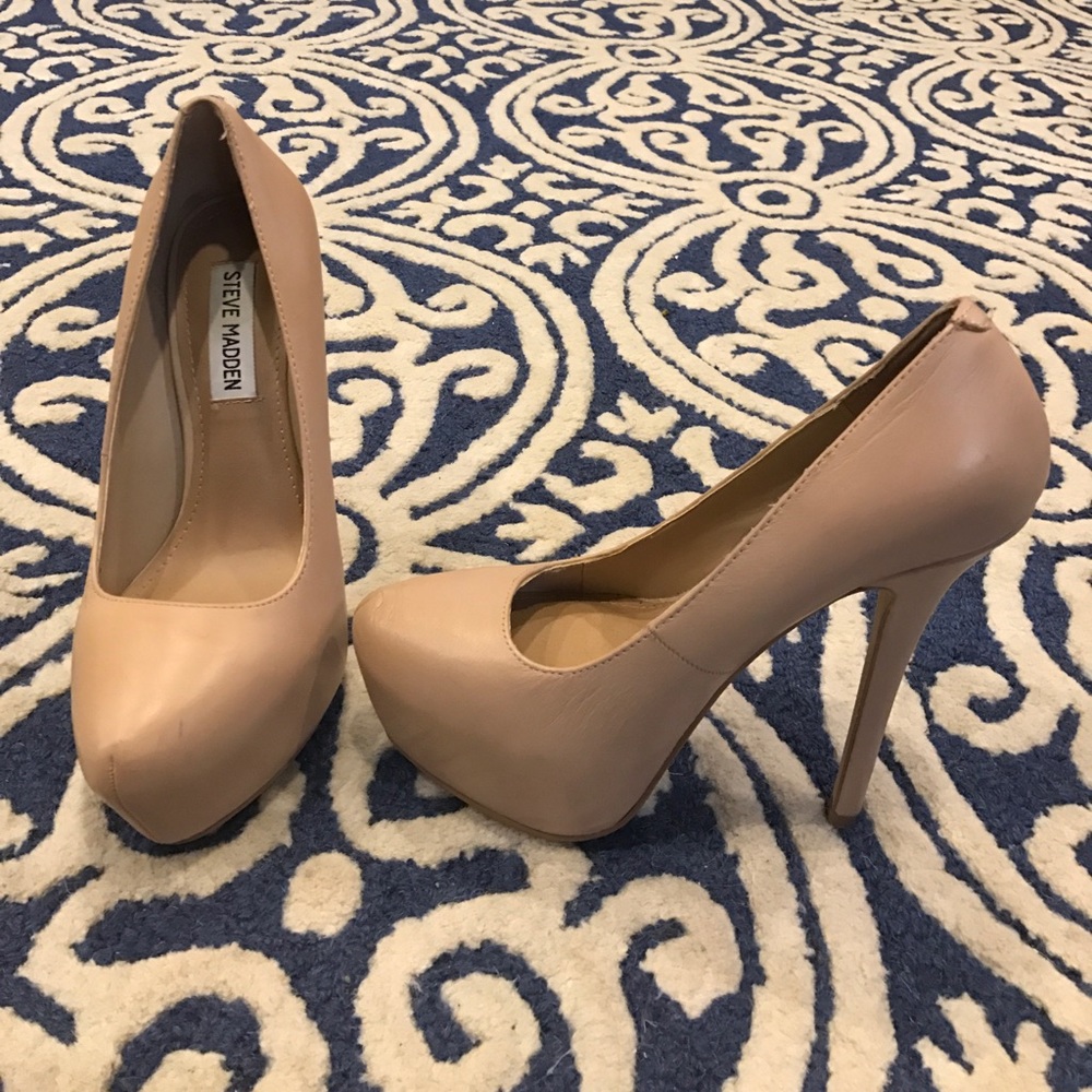 Steve Madden nude leather platform high heels