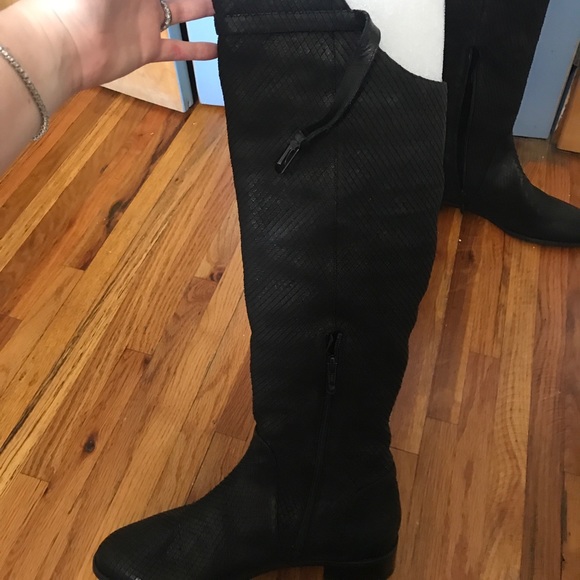 Stuart Weitzman 5050 Snake Skin Python Leather Over the Knee  Brand new Stuart Weitzman over knee snake boots