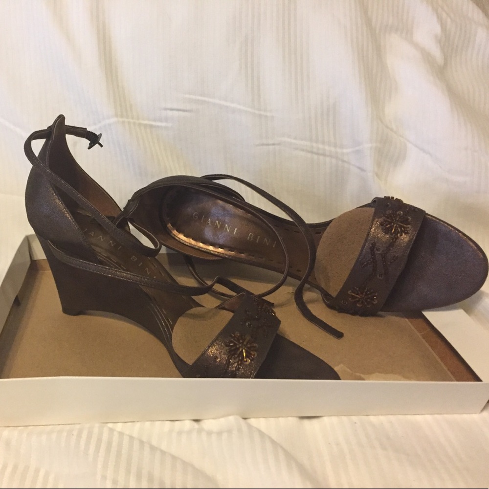Gianni Bini sandals