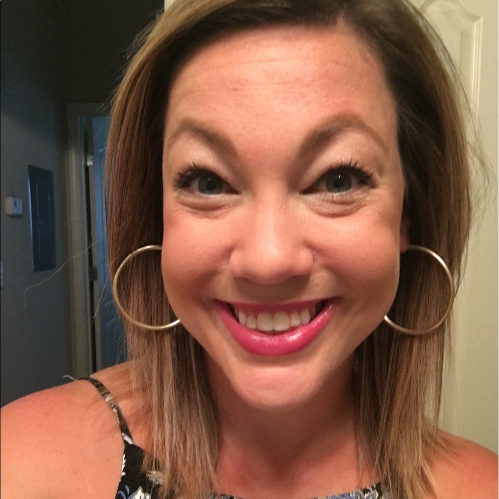 Meet your Posher, Liz