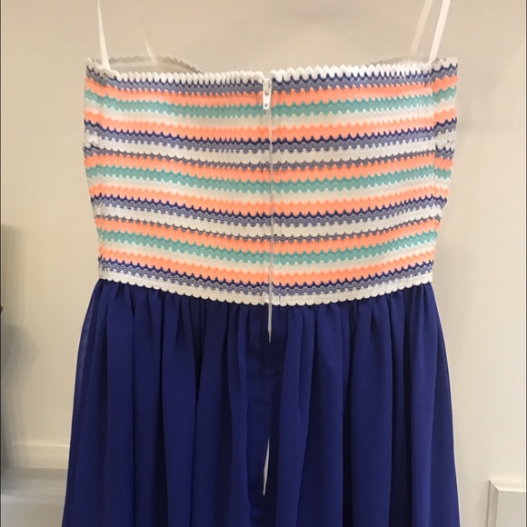 MAKE OFFER! Gorgeous Boutique Dress intrigue style - Picture 2 of 8