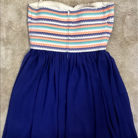 MAKE OFFER! Gorgeous Boutique Dress intrigue style - Picture 4 of 8