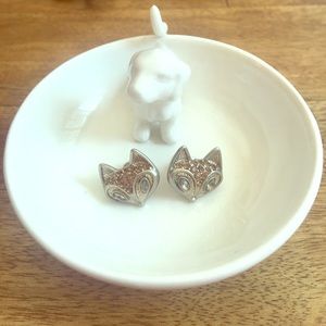 Kitty stud earrings