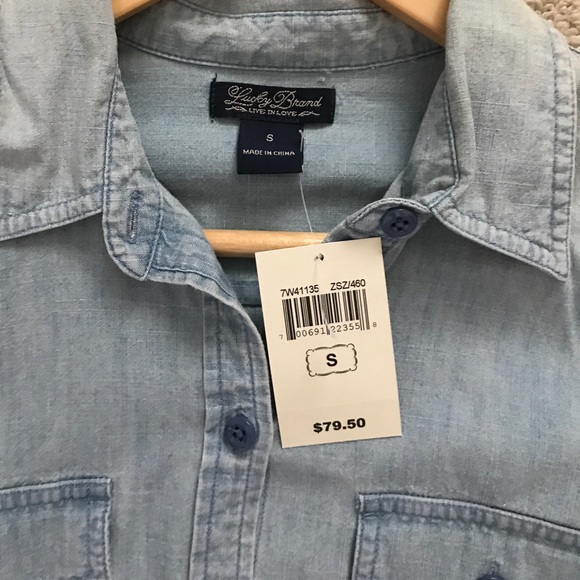 Button down - Picture 3 of 3