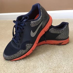 Barely worn Nike shoes as my 15 yo outgrows shoes