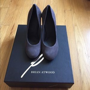 BNIB B by Brian Atwood Grey Suede Heels/Pumps-Sz 8