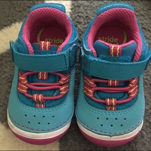 Stride Rite LIKE NEW size 3