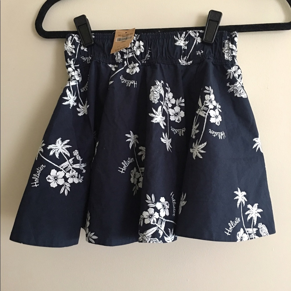 HOLLISTER adorable skirt!